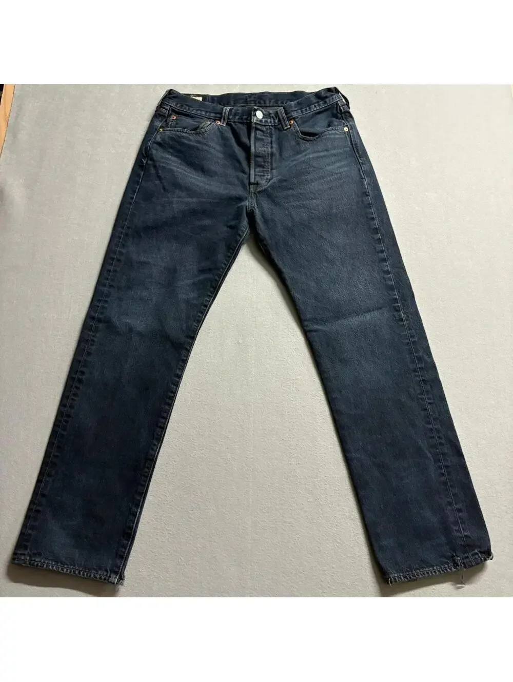 Levis Premium 501 Original Fit Jeans Mens 34x32 Dark Wash Button Fly Blue Denim